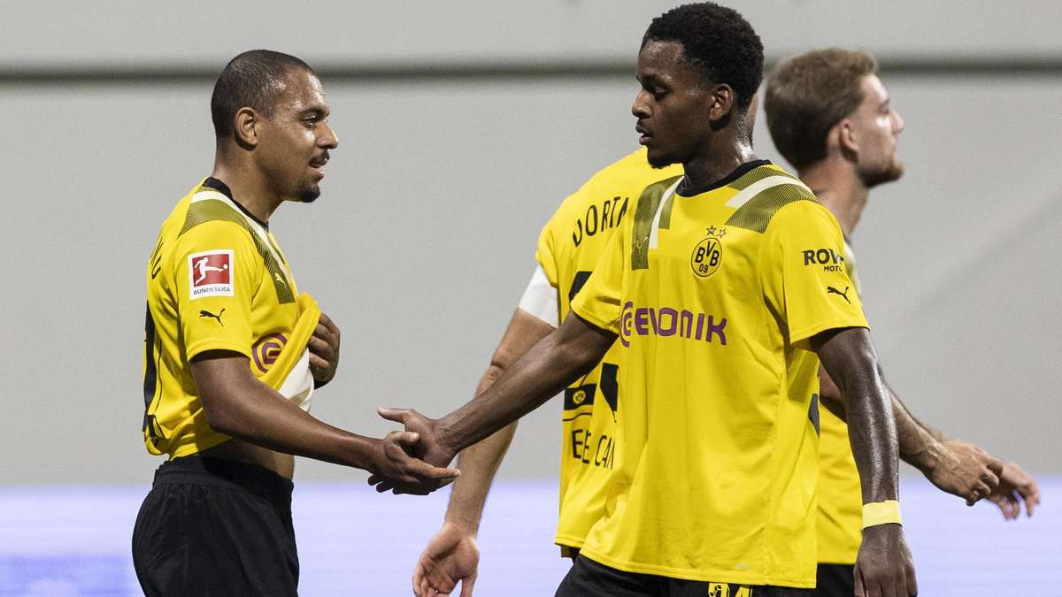 Totalabsturz! Klub löst Vertrag mit Ex-BVB-Angreifer auf