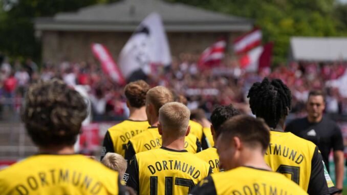 Borussia Dortmund trifft auf Revierrivalen Borussia Dortmund trifft auf Revierrivalen