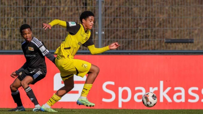 BVB-Supertalent feiert mit 16 Jahren Pflichtspiel-Debüt