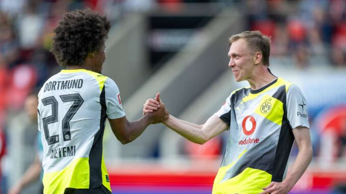 Borussia Dortmund gewinnt dank frühem Platzverweis und
