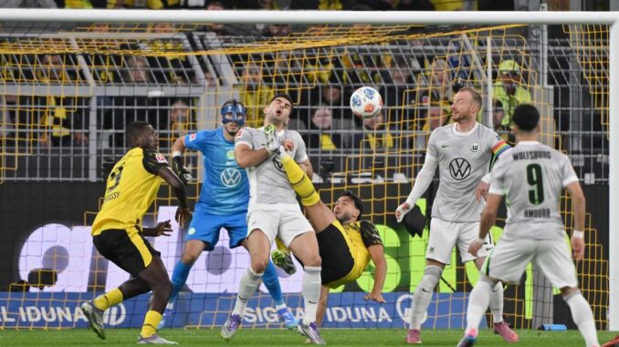 Hitzige Szene bei BVB gegen Wolfsburg sorgt für Fan-Frust Hitzige Szene bei BVB gegen Wolfsburg sorgt für Fan-Frust