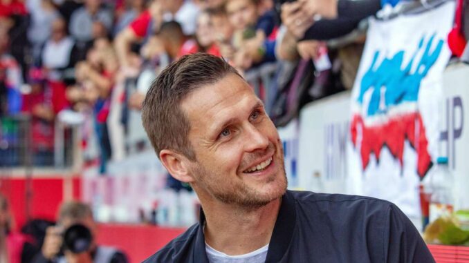 BVB-Boss Sebastian Kehl feiert mit Konkurrent auf dem