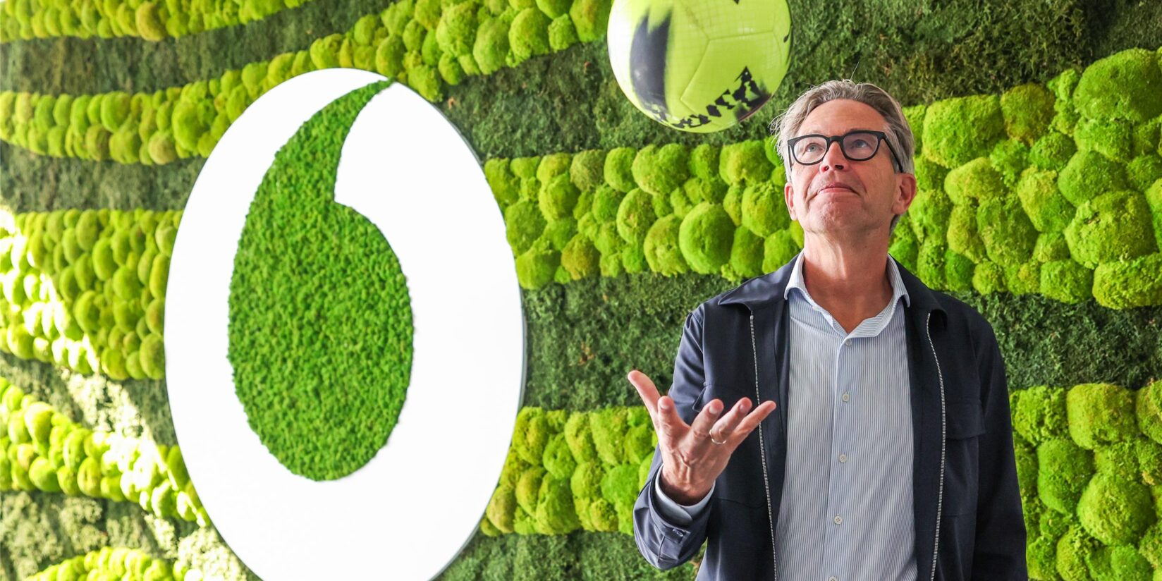 Vodafone-CEO de Groot spricht über BVB-Deal