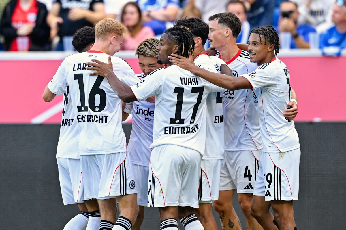 Fußball – Eintracht gegen Bayern als Topspiel am 4.