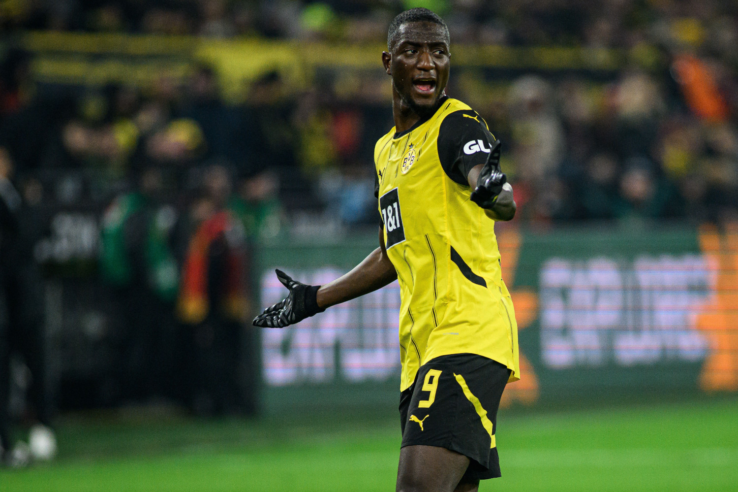 Transfer-Gerüchte um Torjäger Guirassy: BVB-Boss reagiert