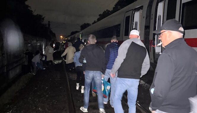 1. FC Köln in Wolfsburg Albtraum-Rückfahrt für FC-Fans – 1. FC Köln in Wolfsburg Albtraum-Rückfahrt für FC-Fans –