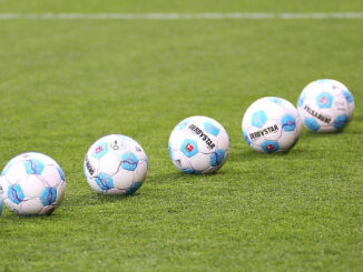 2. Bundesliga: HSV bleibt auf Aufstiegskurs - Sieg in