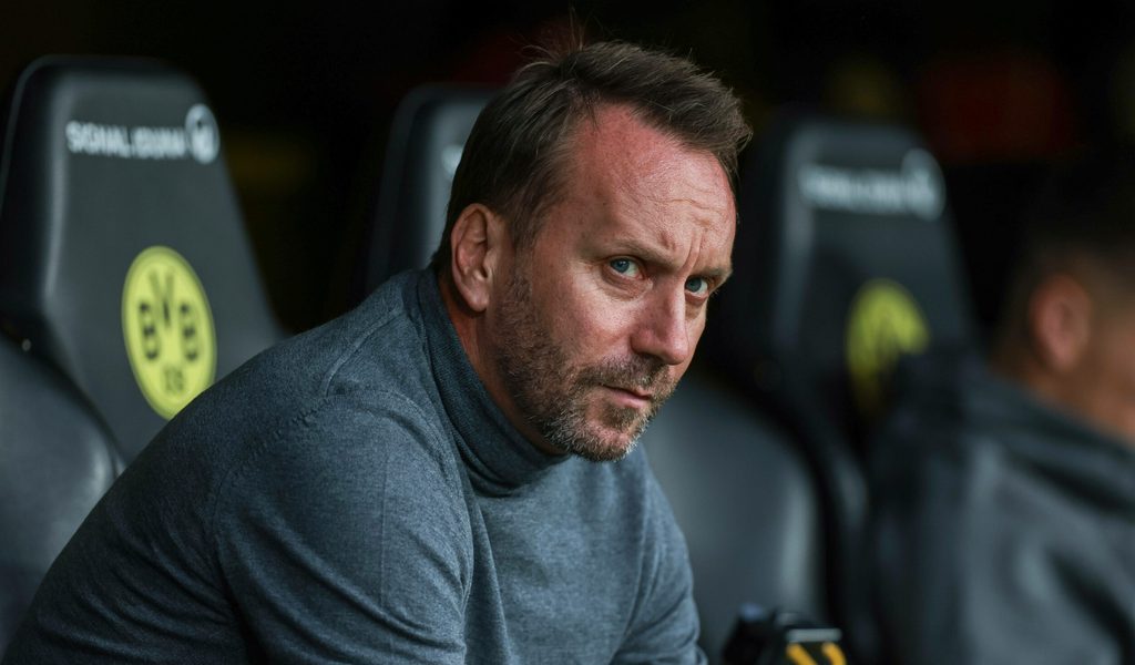 Während des BVB-Spiels: Plötzlich wird von der Trainerbank