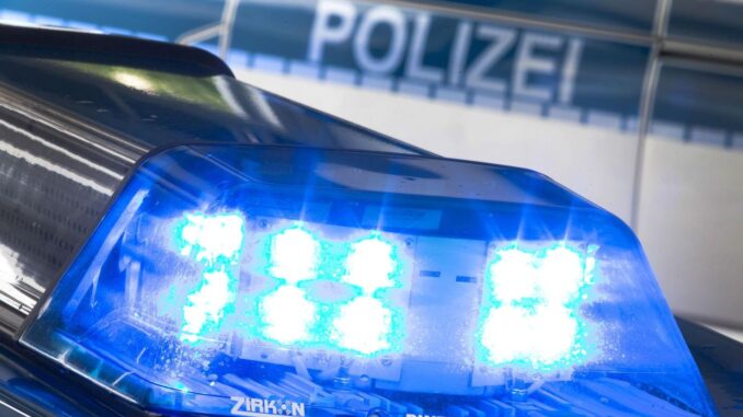 In Dortmund prügelten sich Dutzende Schalke- und BVB-Fans In Dortmund prügelten sich Dutzende Schalke- und BVB-Fans