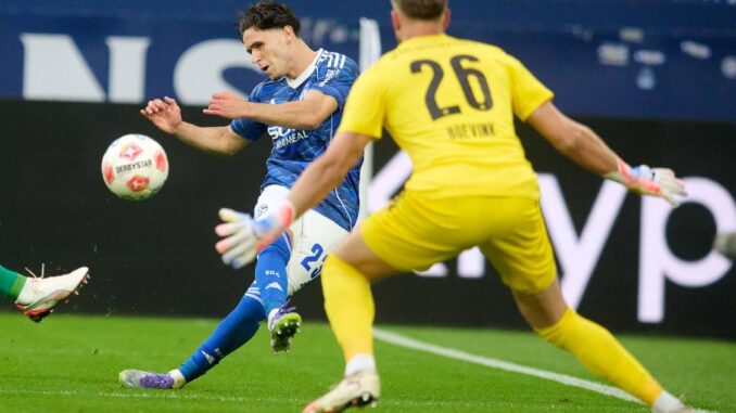 Porath schießt Schalke auf den Aufstiegsplatz
