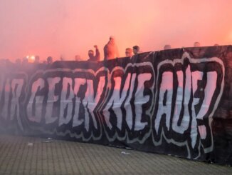 SSV Ulm besiegt Darmstadt 98: Pyroshow und Siegesfaust –