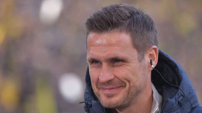 Flirtet BVB-Boss Sebastian Kehl hier mit Serge Gnabry?