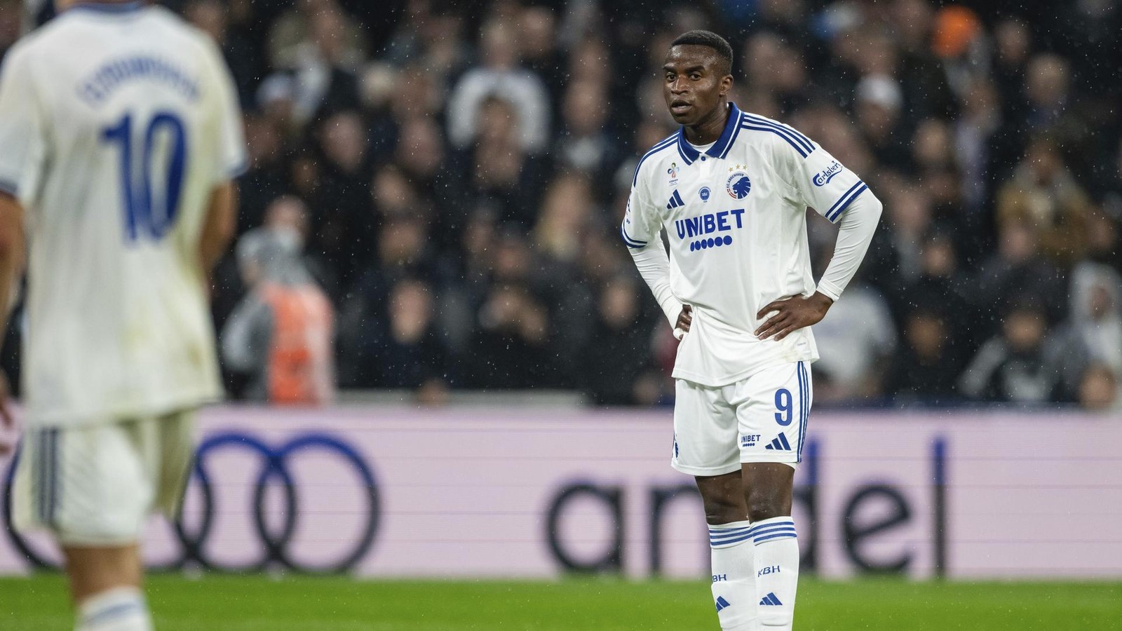 Youssoufa Moukoko startet gegen Mike Tullberg auf der Bank