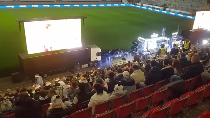 Public Viewing: Rund 4000 Fans schauen Länderspiel im