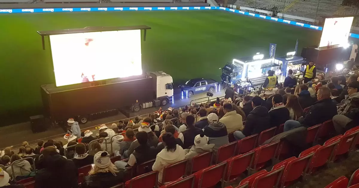 Public Viewing: Rund 4000 Fans schauen Länderspiel im