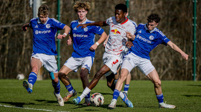 U17-Revierderby: Schalke – BVB läuft live im Free-TV! |