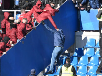 2. Liga: Hässliche Fan-Ausschreitungen nach KSC-Lautern |