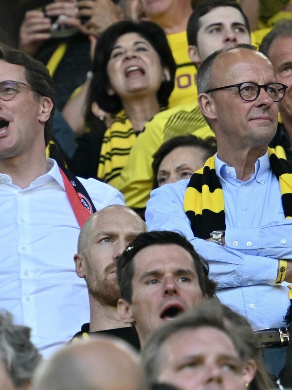 Der Bundeskanzler hält es im Fußball mit Borussia