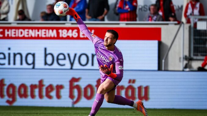 Borussia Dortmund: BVB-Torwart dementiert Kosovo-Gerücht |