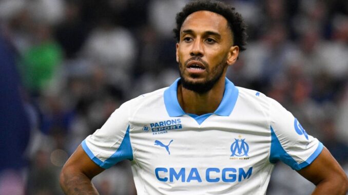 Aubameyang schießt vier Tore – und fliegt dann vom Platz