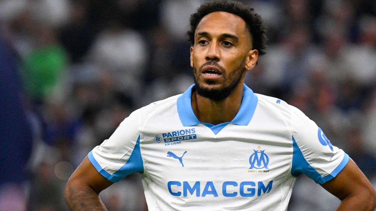 Aubameyang schießt vier Tore – und fliegt dann vom Platz